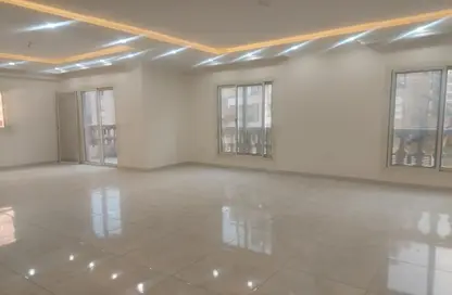 Apartment - 3 Bedrooms - 3 Bathrooms for rent in South Lotus - El Lotus - New Cairo City - Cairo