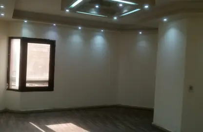 Apartment - 3 Bedrooms - 3 Bathrooms for sale in Dr Al Batrawy St. - 1st Zone - Nasr City - Cairo