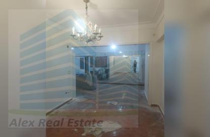 شقة - 2 غرف نوم - 2 حمامات للايجار في شارع رشدي - رشدي - حي شرق - الاسكندرية