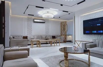 شقة - 2 غرف نوم - 2 حمامات للايجار في شارع المساحه - الدقي - الجيزة