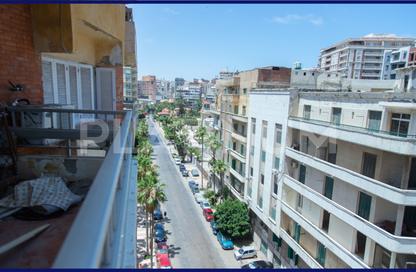 شقة - 2 غرف نوم - 2 حمامات للبيع في طريق ابو قير - زيزينيا - حي شرق - الاسكندرية
