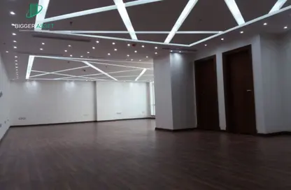 مساحات مكتبية - استوديو - 2 حمامات للايجار في شارع مجمع البنوك - شارع التسعين الجنوبي - التجمع الخامس - مدينة القاهرة الجديدة - القاهرة