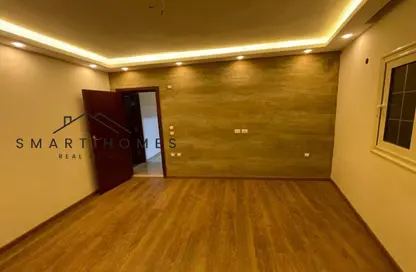 شقة - 3 غرف نوم - 2 حمامات للبيع في الحي السادس عشر - الشيخ زايد - الجيزة