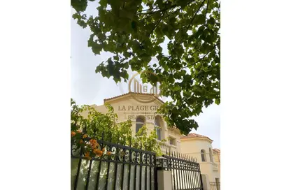 Villa - 4 Bedrooms - 4 Bathrooms for sale in Hyde Park - 5th Settlement Compounds - The 5th Settlement - New Cairo City - Cairo