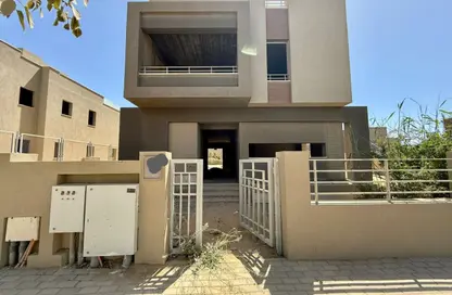 Villa - 5 Bedrooms - 5 Bathrooms for sale in Palm Hills Katameya Extension - 5th Settlement Compounds - The 5th Settlement - New Cairo City - Cairo