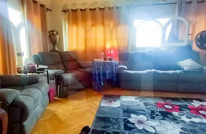 شقة - 3 غرف نوم - 1 حمام للبيع في شارع رشدي - رشدي - حي شرق - الاسكندرية