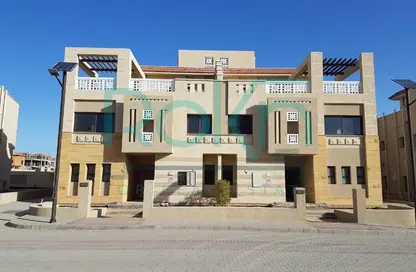 Villa - 5 Bedrooms - 4 Bathrooms for sale in Green IV - 6 October Compounds - 6 October City - Giza