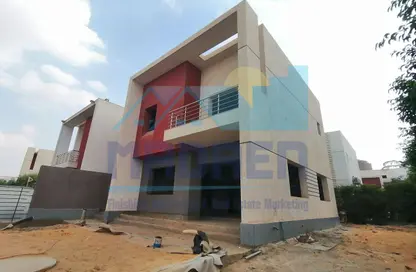 Townhouse - 3 Bedrooms - 3 Bathrooms for sale in Madinaty - Cairo