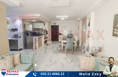 Apartment - 2 Bedrooms - 1 Bathroom for sale in Al Hilton St. - Smouha - Hay Sharq - Alexandria