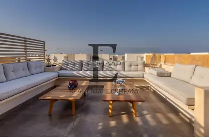 (بنتهاوس  (روف - 4 غرف نوم - 4 حمامات للبيع في سيشيل - راس الحكمة - الساحل الشمالي