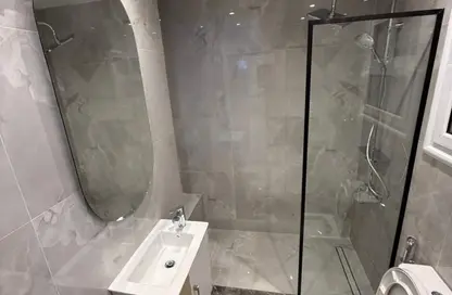 Apartment - 3 Bedrooms - 3 Bathrooms for sale in Mohammed Al Maqref St. - 6th Zone - Nasr City - Cairo