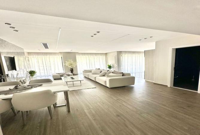 8230493 - Property Image 2