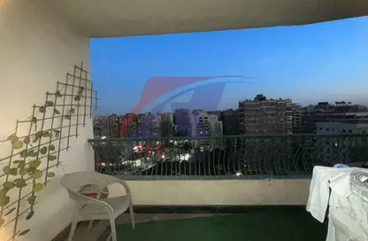 Apartment - 4 Bedrooms - 2 Bathrooms for sale in Moez Al Dawla St. - 6th Zone - Nasr City - Cairo