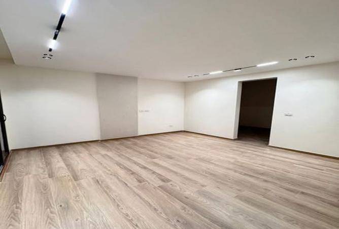 8195934 - Property Image 2