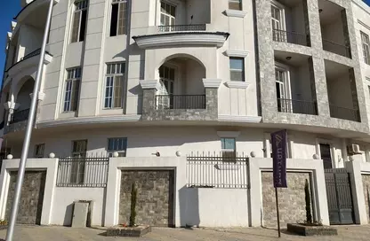 Apartment - 3 Bedrooms - 3 Bathrooms for sale in Al Narges 1 - Al Narges - New Cairo City - Cairo
