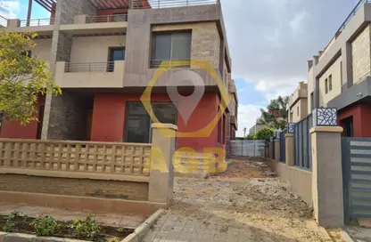 Villa - 3 Bedrooms - 4 Bathrooms for sale in Al Reem Residence - 26th of July Corridor - 6 October City - Giza