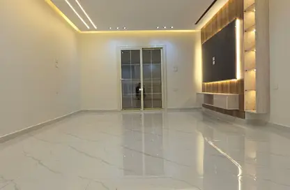 شقة - 3 غرف نوم - 2 حمامات للبيع في البوابة الرابعة - مينا - حدائق الاهرام - الجيزة