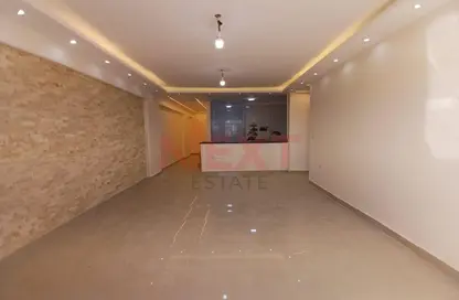 شقة - 3 غرف نوم - 2 حمامات للبيع في شارع سيدي جابر - سيدي جابر - حي شرق - الاسكندرية