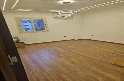 شقة - 3 غرف نوم - 3 حمامات للبيع في شارع الغزل و النسيج - المهندسين - الجيزة