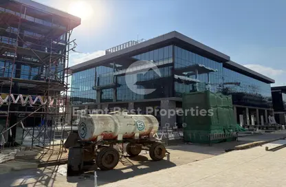 Office Space - Studio - 5 Bathrooms for sale in Golden Gate - South Teseen St. - The 5th Settlement - New Cairo City - Cairo