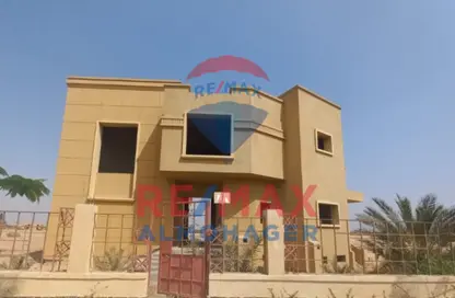 فيلا - 6 غرف نوم - 3 حمامات للبيع في ايفي - طريق مصر اسكندرية الصحراوي - الجيزة