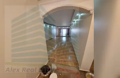 Apartment - 3 Bedrooms - 2 Bathrooms for rent in Mohamed Fawzy Moaz St. - Smouha - Hay Sharq - Alexandria