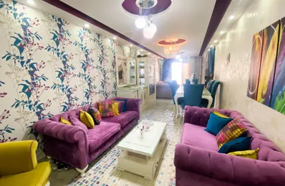 Apartment - 2 Bedrooms - 1 Bathroom for sale in Doctor Rashwan Hassan St. - Sidi Beshr - Hay Awal El Montazah - Alexandria