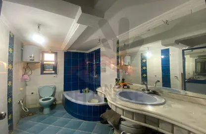 Apartment - 3 Bedrooms - 1 Bathroom for sale in Victoria College St. - Saraya - Sidi Beshr - Hay Awal El Montazah - Alexandria