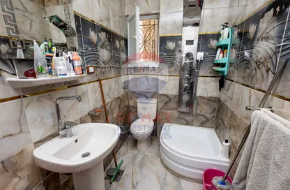 Apartment - 2 Bedrooms - 1 Bathroom for sale in La Vison St. - Bolkly - Hay Sharq - Alexandria
