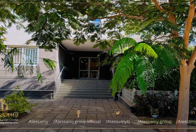 8421830 - Property Image 2