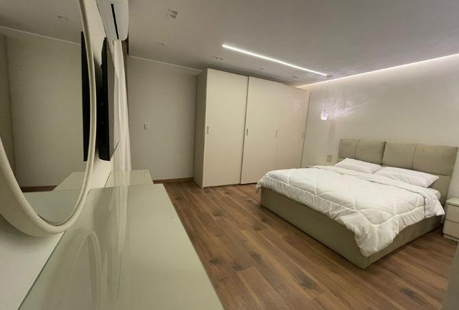 8037631 - Property Image 2