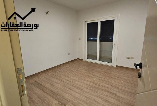 8033620 - Property Image 2