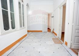 شقة - 7 غرف نوم - 1 حمام for للايجار in شارع صفيه زغلول - محطة الرمل - حي وسط - الاسكندرية