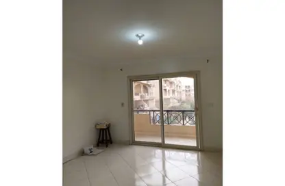 Apartment - 3 Bedrooms - 2 Bathrooms for rent in Cliff Mall New Cairo - South Teseen St. - The 5th Settlement - New Cairo City - Cairo