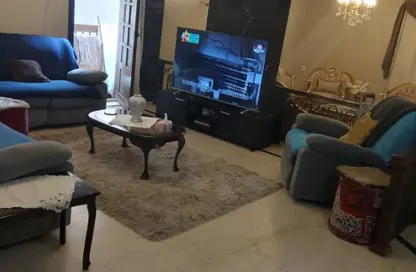 شقة - 3 غرف نوم - 2 حمامات للبيع في شارع معز الدوله - المنطقة السادسة - مدينة نصر - القاهرة