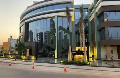 مساحات مكتبية - استوديو - 2 حمامات للايجار في فى90 - شارع التسعين الشمالي - التجمع الخامس - مدينة القاهرة الجديدة - القاهرة