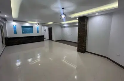 شقة - 3 غرف نوم - 2 حمامات للايجار في شارع 155 - الحي الرابع - التجمع الخامس - مدينة القاهرة الجديدة - القاهرة