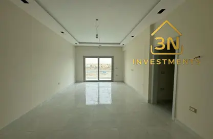 شقة - 2 غرف نوم - 2 حمامات للايجار في جاليريا  مون فالى - المستثمرين الجنوبية - مدينة القاهرة الجديدة - القاهرة