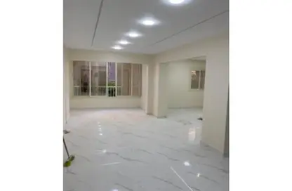 شقة - 3 غرف نوم - 2 حمامات للبيع في شارع النزهه - ارض الجولف - مصر الجديدة - القاهرة