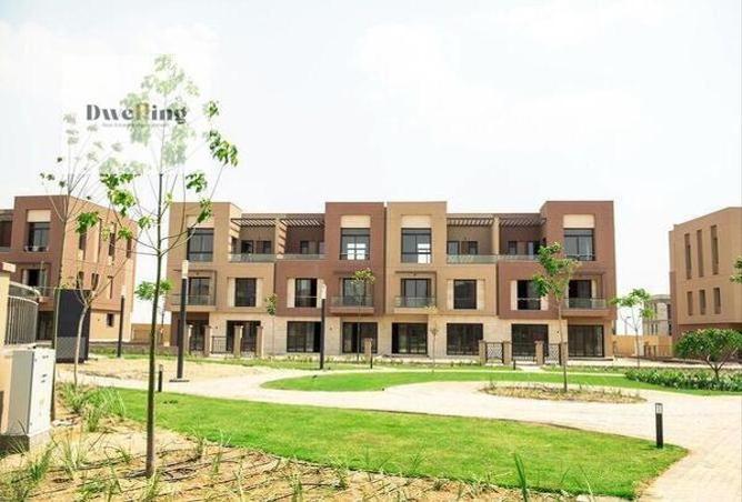 Townhouse - 3 Bedrooms - 4 Bathrooms for sale in District 5 Residences - El Katameya Compounds - El Katameya - New Cairo City - Cairo