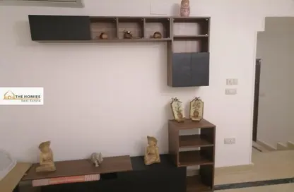 شقة - 3 غرف نوم - 2 حمامات للايجار في شارع شهاب - المهندسين - الجيزة