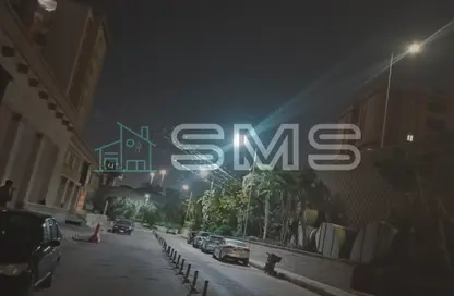 شقة - 3 غرف نوم - 3 حمامات للايجار في كمبوند ماونتن بلازا - الهضبة الوسطي - المقطم - القاهرة