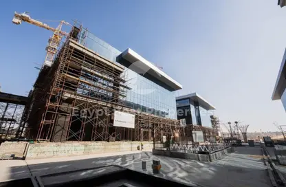 محل - استوديو - 3 حمامات للبيع في جولدن جيت - شارع التسعين الجنوبي - التجمع الخامس - مدينة القاهرة الجديدة - القاهرة