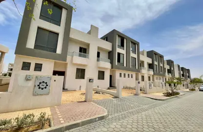 Villa - 4 Bedrooms - 4 Bathrooms for sale in Lake West - Sheikh Zayed Compounds - Sheikh Zayed City - Giza