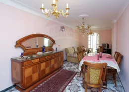 شقة - 3 غرف نوم - 1 حمام للايجار في شارع وينجت - بولكلي - حي شرق - الاسكندرية