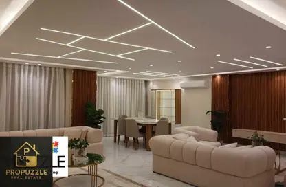 Apartment - 3 Bedrooms - 2 Bathrooms for rent in Stone Residence - 5th Settlement Compounds - The 5th Settlement - New Cairo City - Cairo