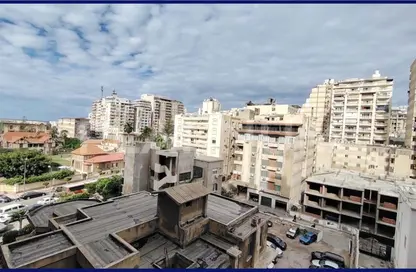 Apartment - 2 Bedrooms - 1 Bathroom for sale in Ahmed Yehia St. - Glim - Hay Sharq - Alexandria