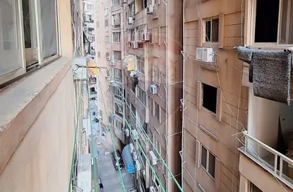 Apartment - 2 Bedrooms - 1 Bathroom for sale in Zezenia - Hay Sharq - Alexandria