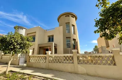 منزل مزدوج - 6 غرف نوم - 7 حمامات للبيع في جولف فيوز - طريق مصر اسكندرية الصحراوي - مدينة 6 أكتوبر - الجيزة