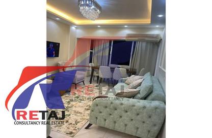 Apartment - 2 Bedrooms - 1 Bathroom for rent in Anwar Al Mufti St. - 1st Zone - Nasr City - Cairo